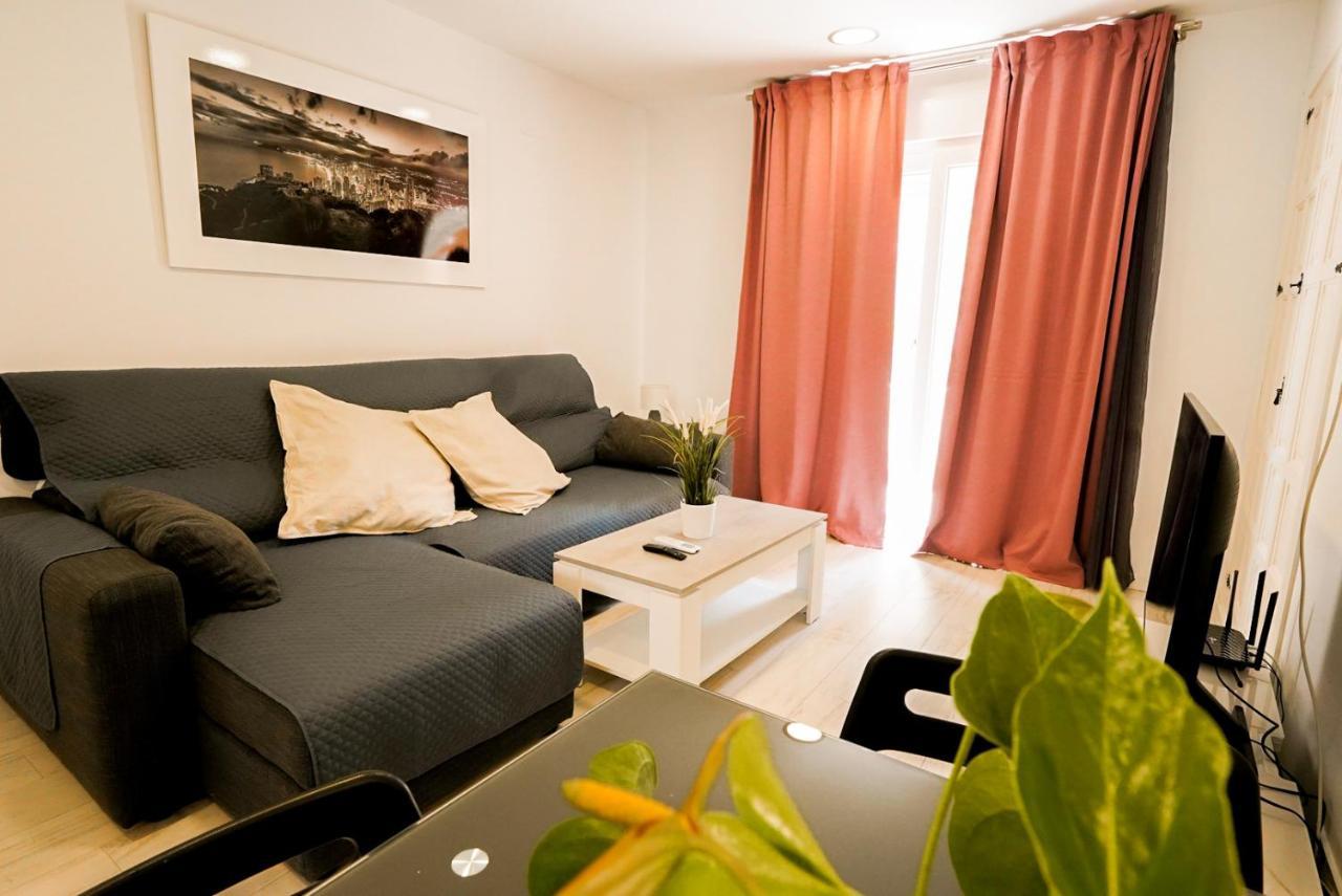Casa Mya Con Terreno Privado Y Parking Compartido - A 800m De Playa Poniente Vakantiehuis