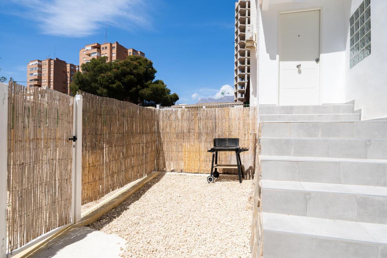 Casa Mya Con Terreno Privado Y Parking Compartido - A 800m De Playa Poniente Vakantiehuis *